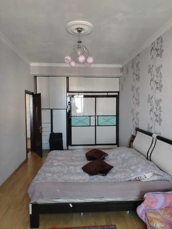 Satılır 1 otaqlı mənzil 56 m²