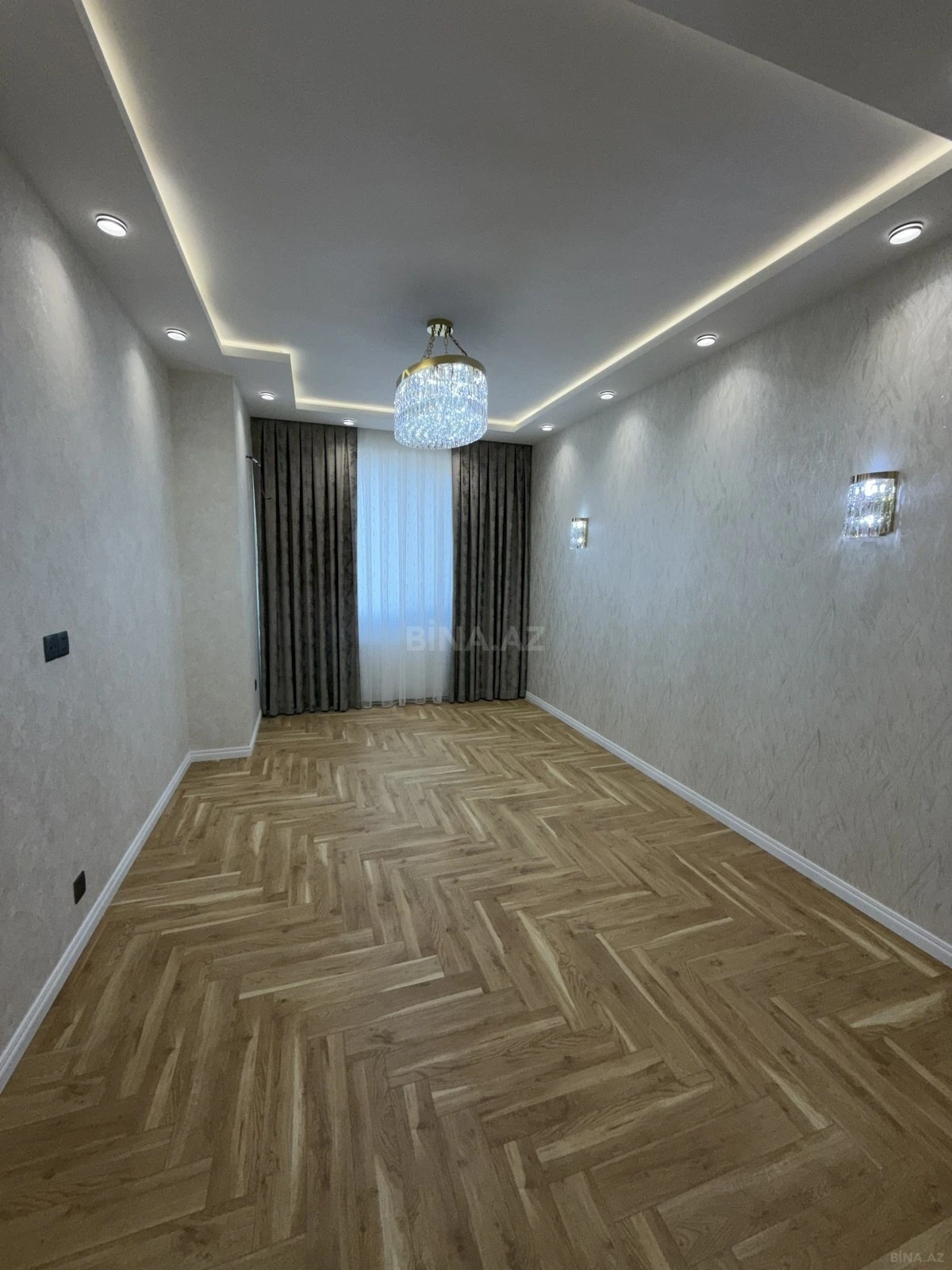Satılır 2 otaqlı mənzil 77 m²
