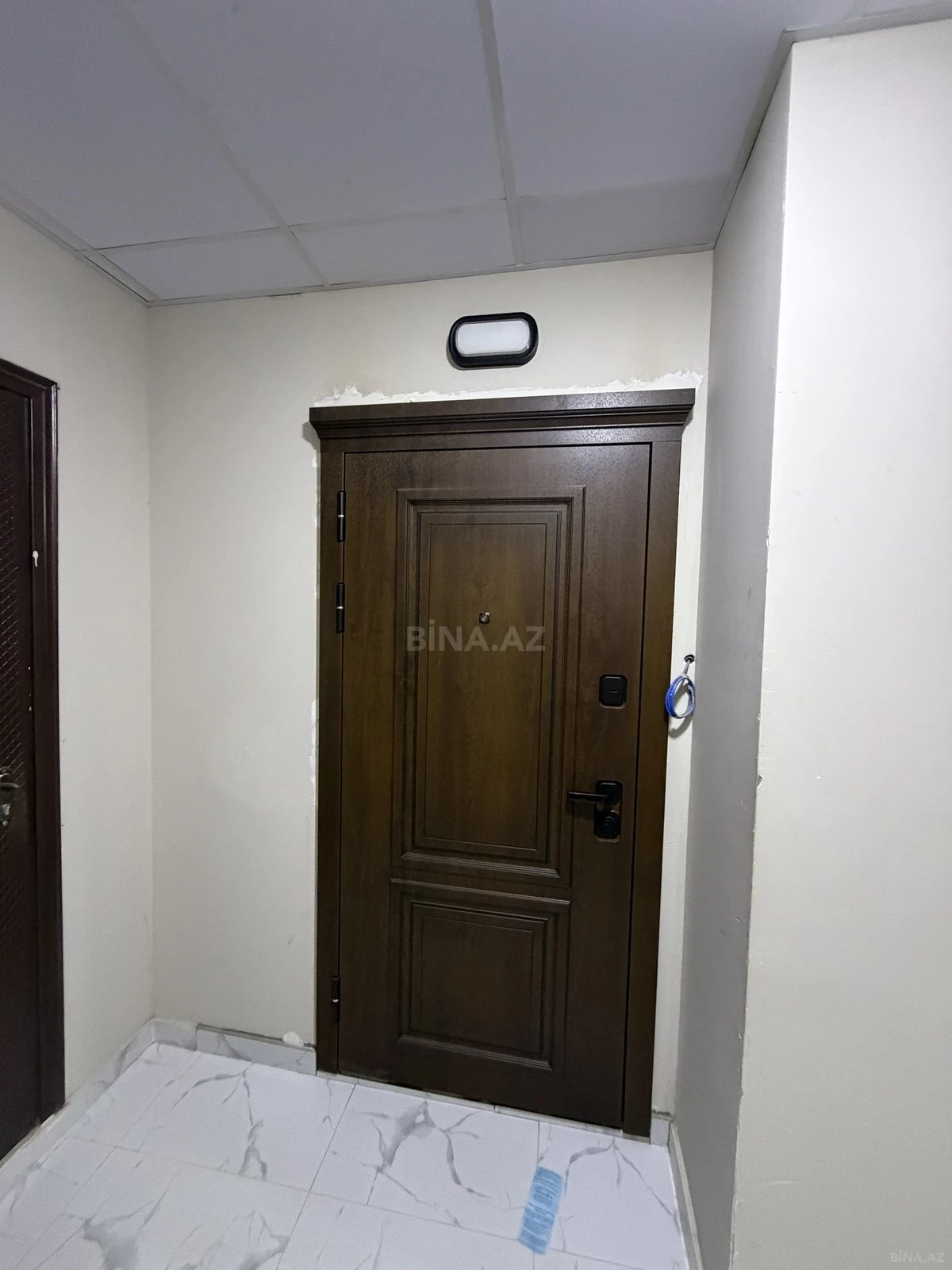 Satılır 2 otaqlı mənzil 77 m²