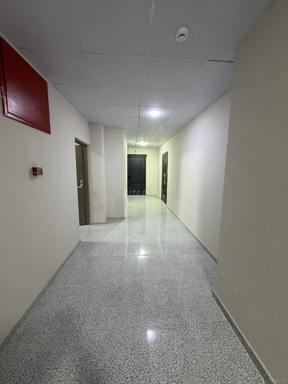 Satılır 2 otaqlı mənzil 77 m²