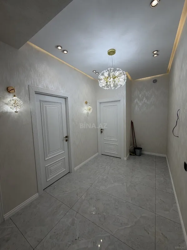 Satılır 2 otaqlı mənzil 77 m²