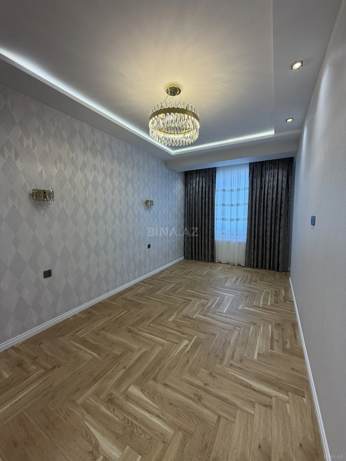 Satılır 2 otaqlı mənzil 77 m²