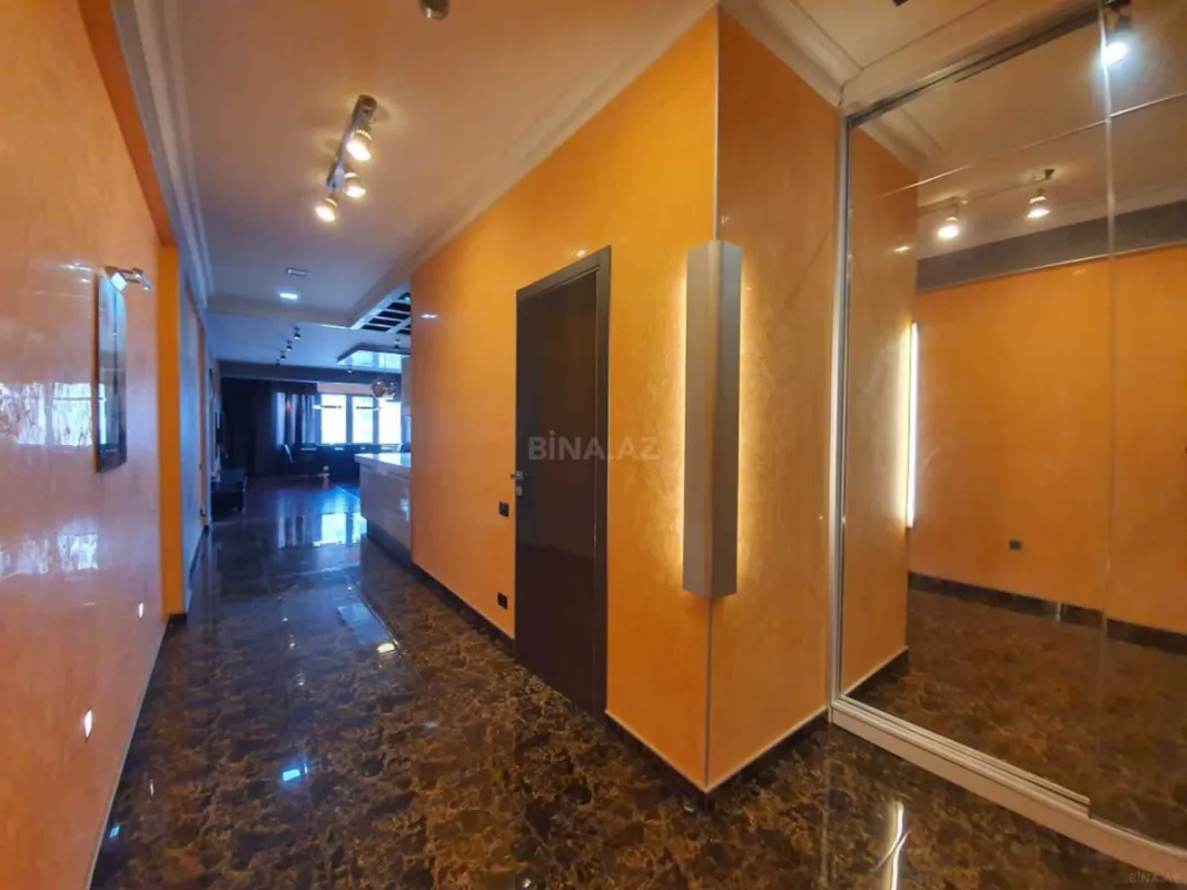 Kirayə verilir 4 otaqlı mənzil 215 m²