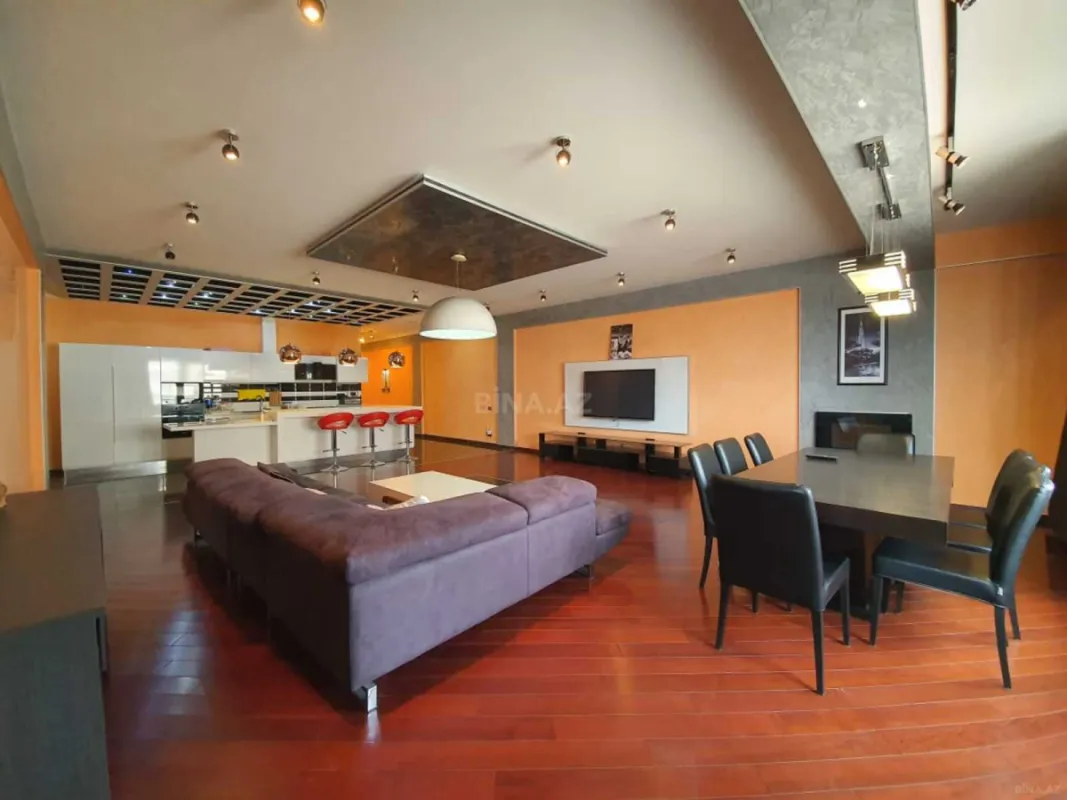 Kirayə verilir 4 otaqlı mənzil 215 m²