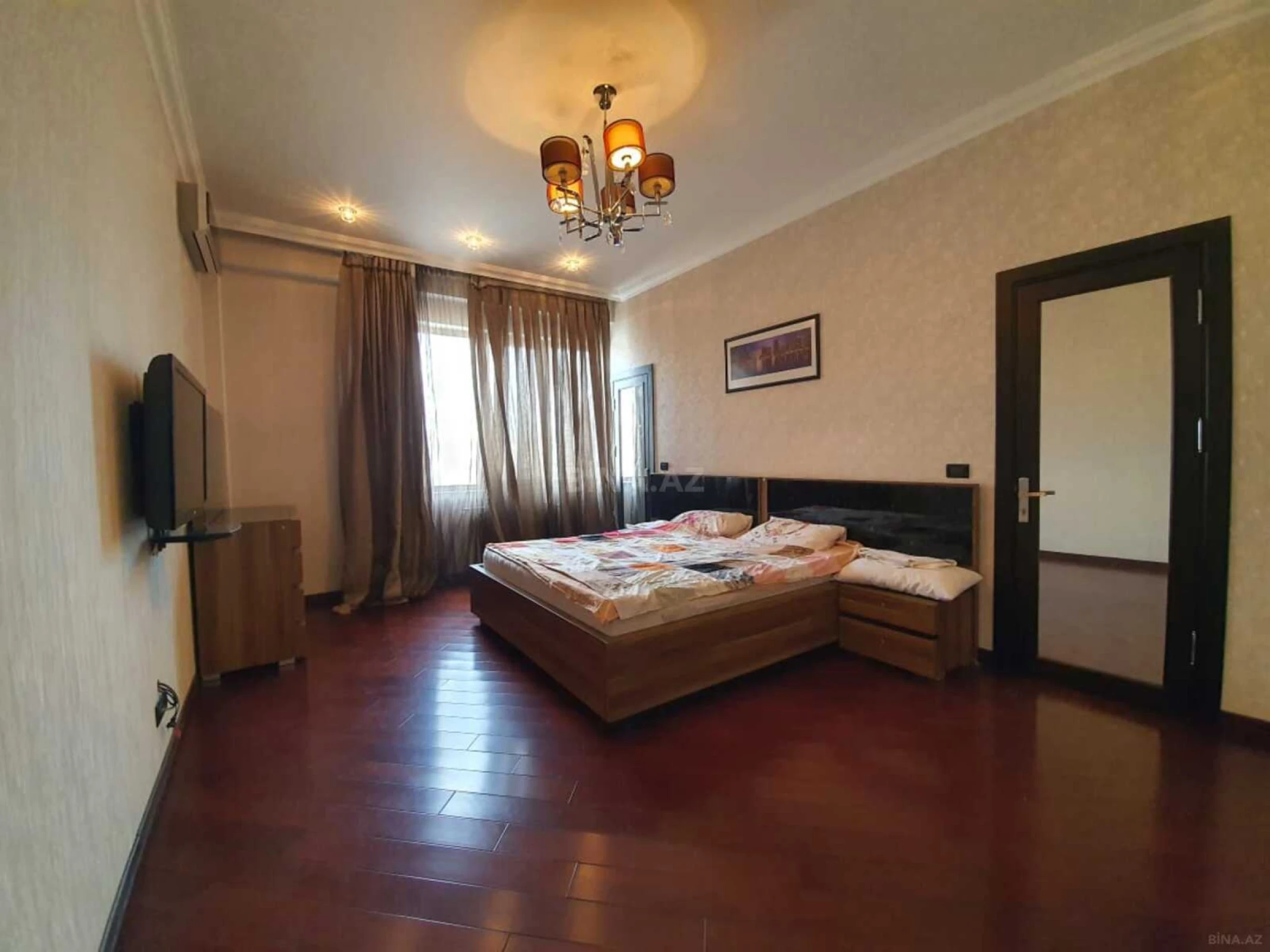 Kirayə verilir 4 otaqlı mənzil 215 m²