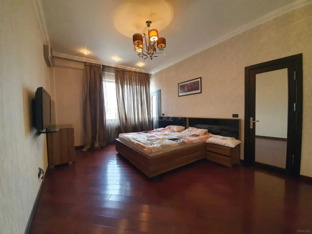 Kirayə verilir 4 otaqlı mənzil 215 m²