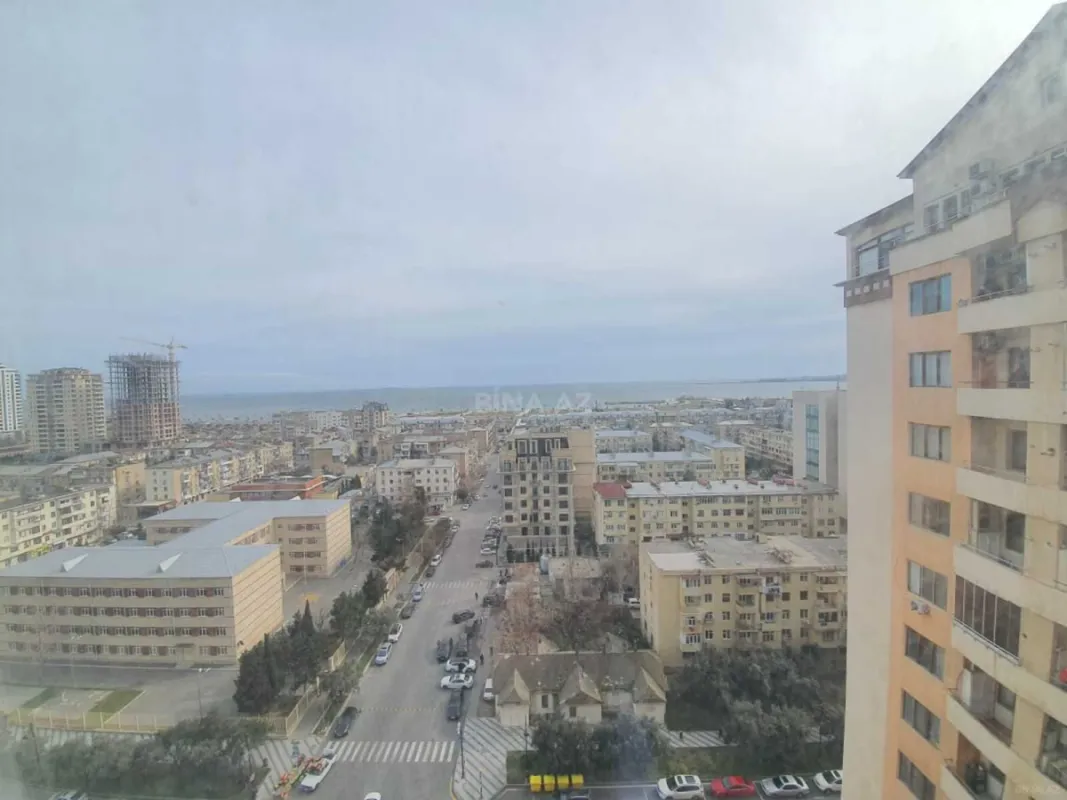 Kirayə verilir 4 otaqlı mənzil 215 m²