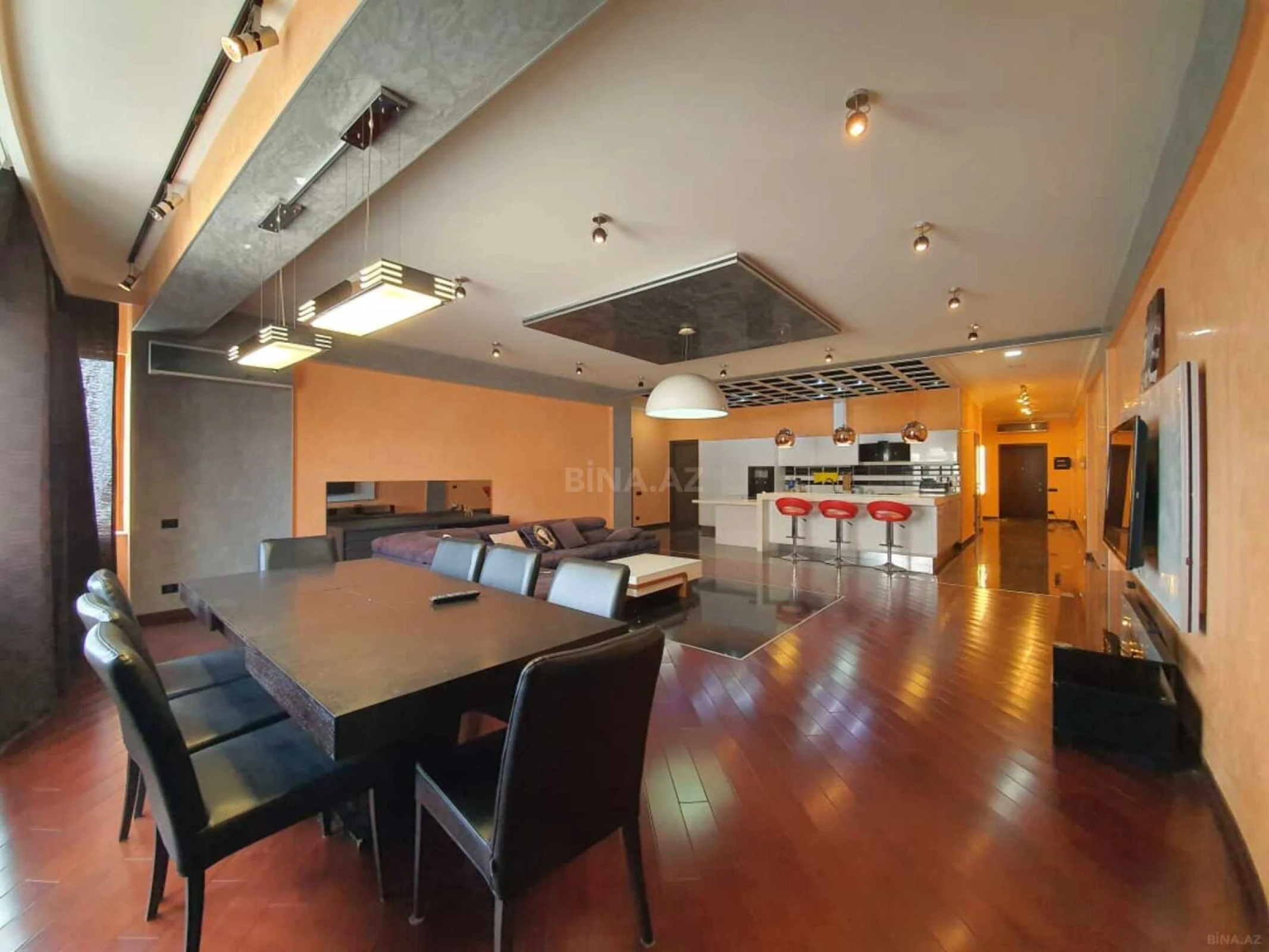 Kirayə verilir 4 otaqlı mənzil 215 m²