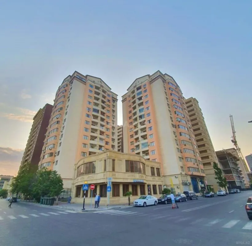 Kirayə verilir 4 otaqlı mənzil 215 m²