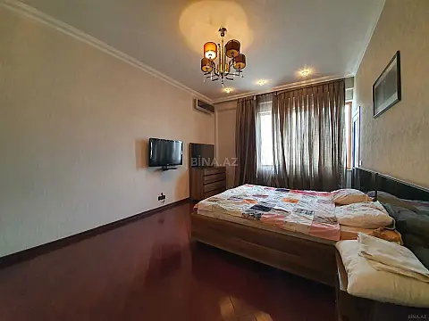 Kirayə verilir 4 otaqlı mənzil 215 m²