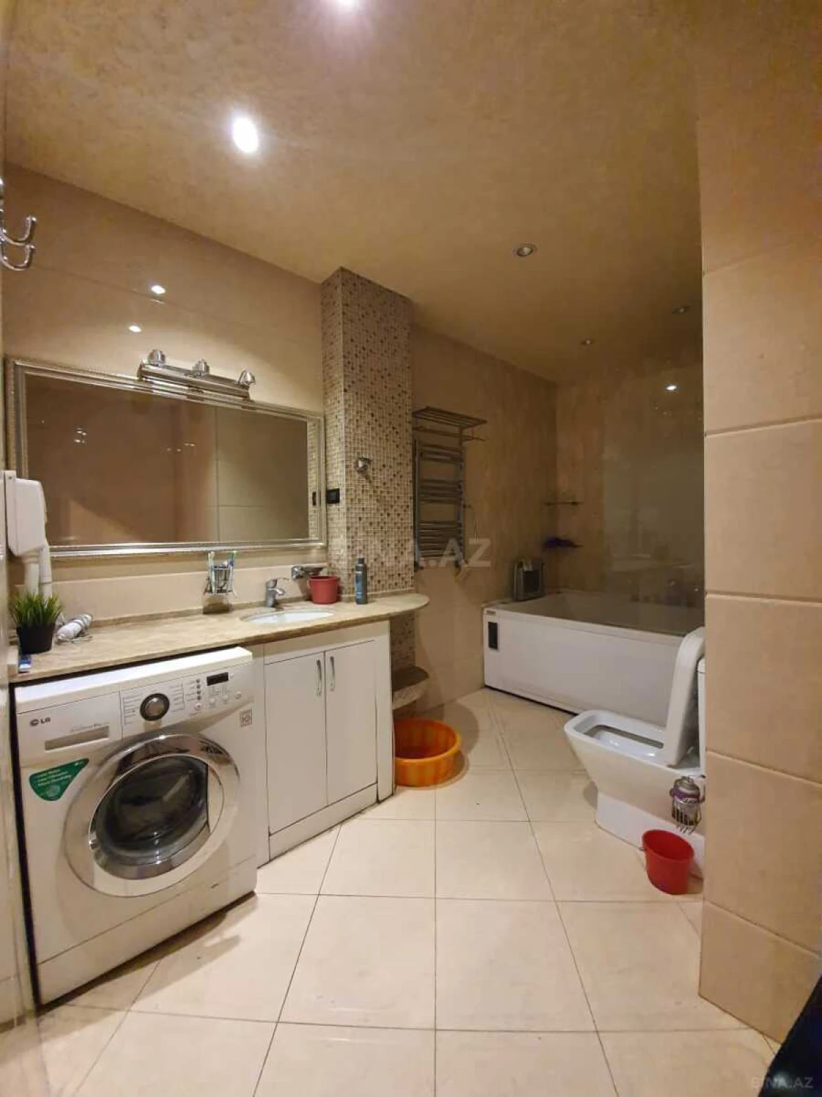 Kirayə verilir 4 otaqlı mənzil 215 m²