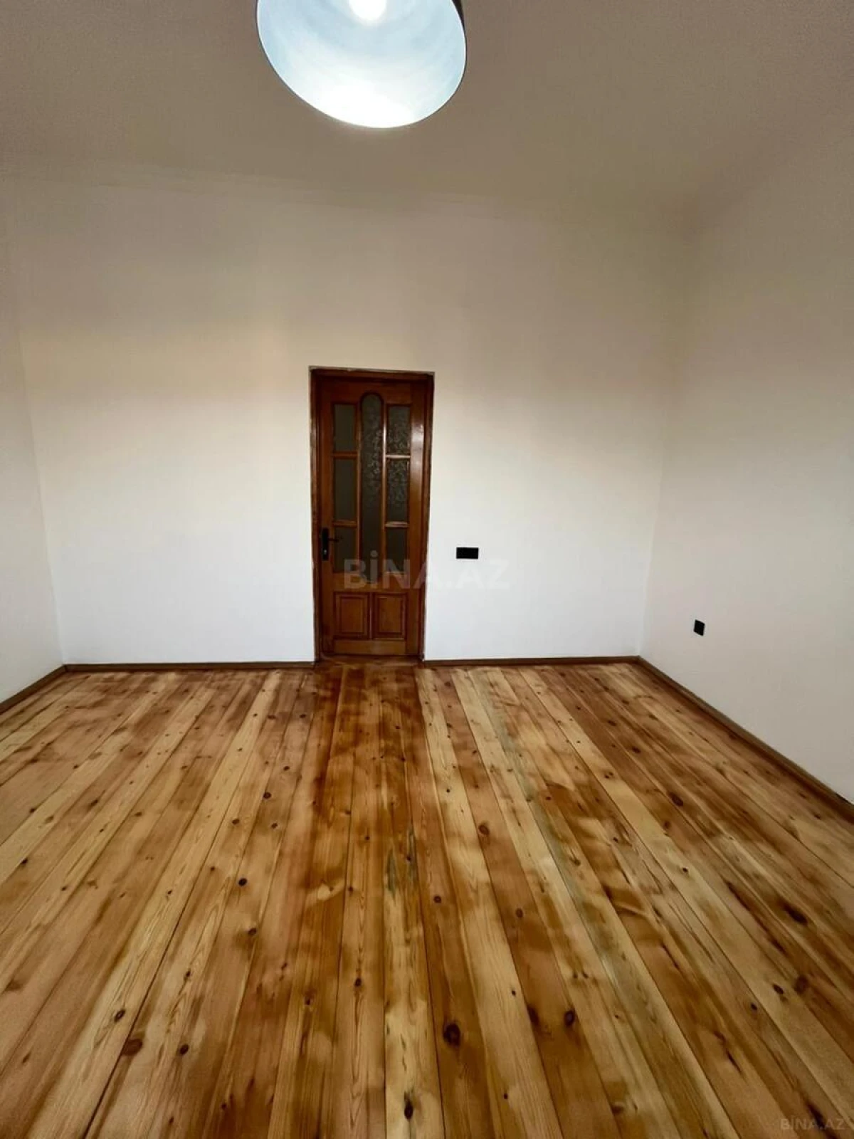Satılır 5 otaqlı həyət evi 240 m²