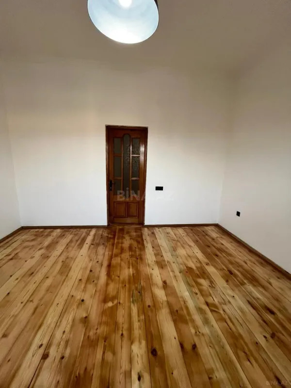 Satılır 5 otaqlı həyət evi 240 m²