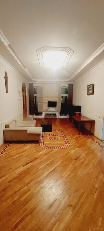 Satılır 2 otaqlı mənzil 75 m²