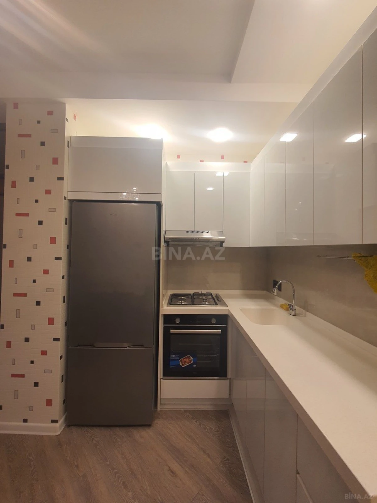 Kirayə verilir 3 otaqlı mənzil 110 m²