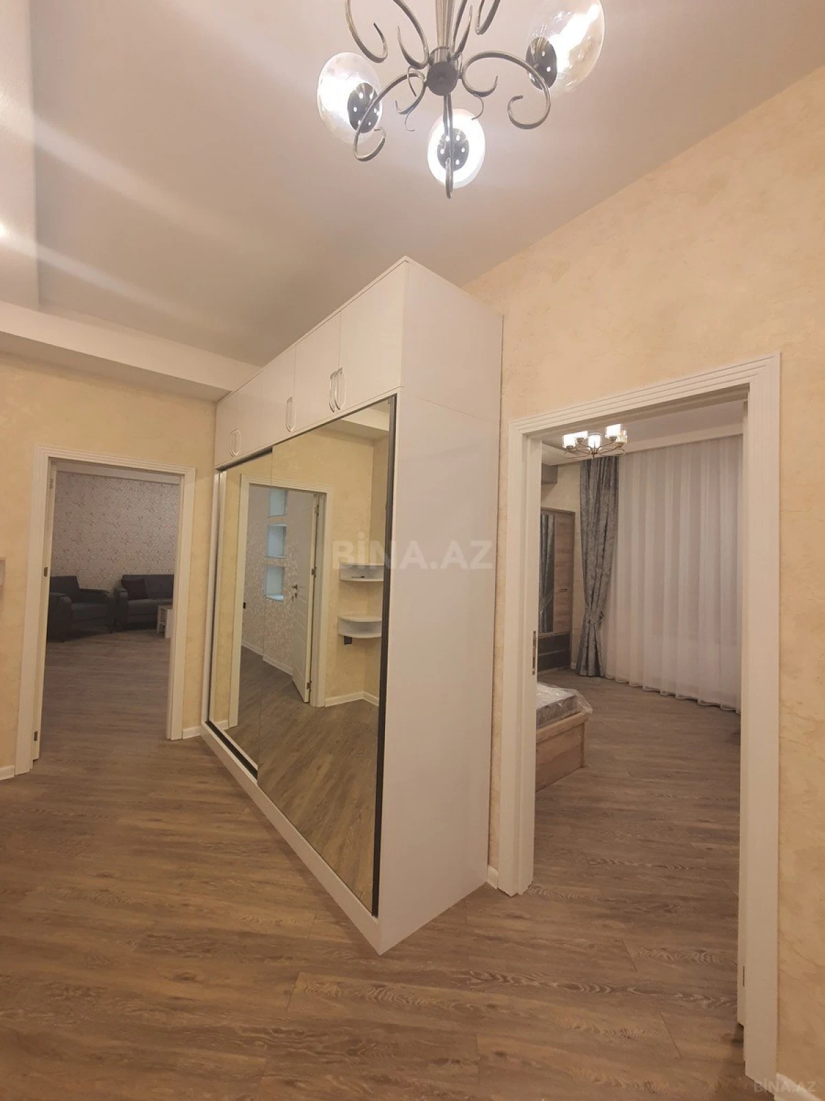 Kirayə verilir 3 otaqlı mənzil 110 m²