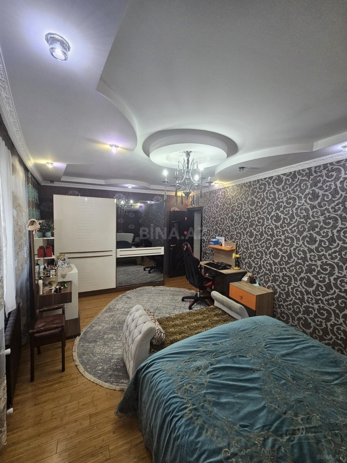 Satılır 2 otaqlı mənzil 82 m²