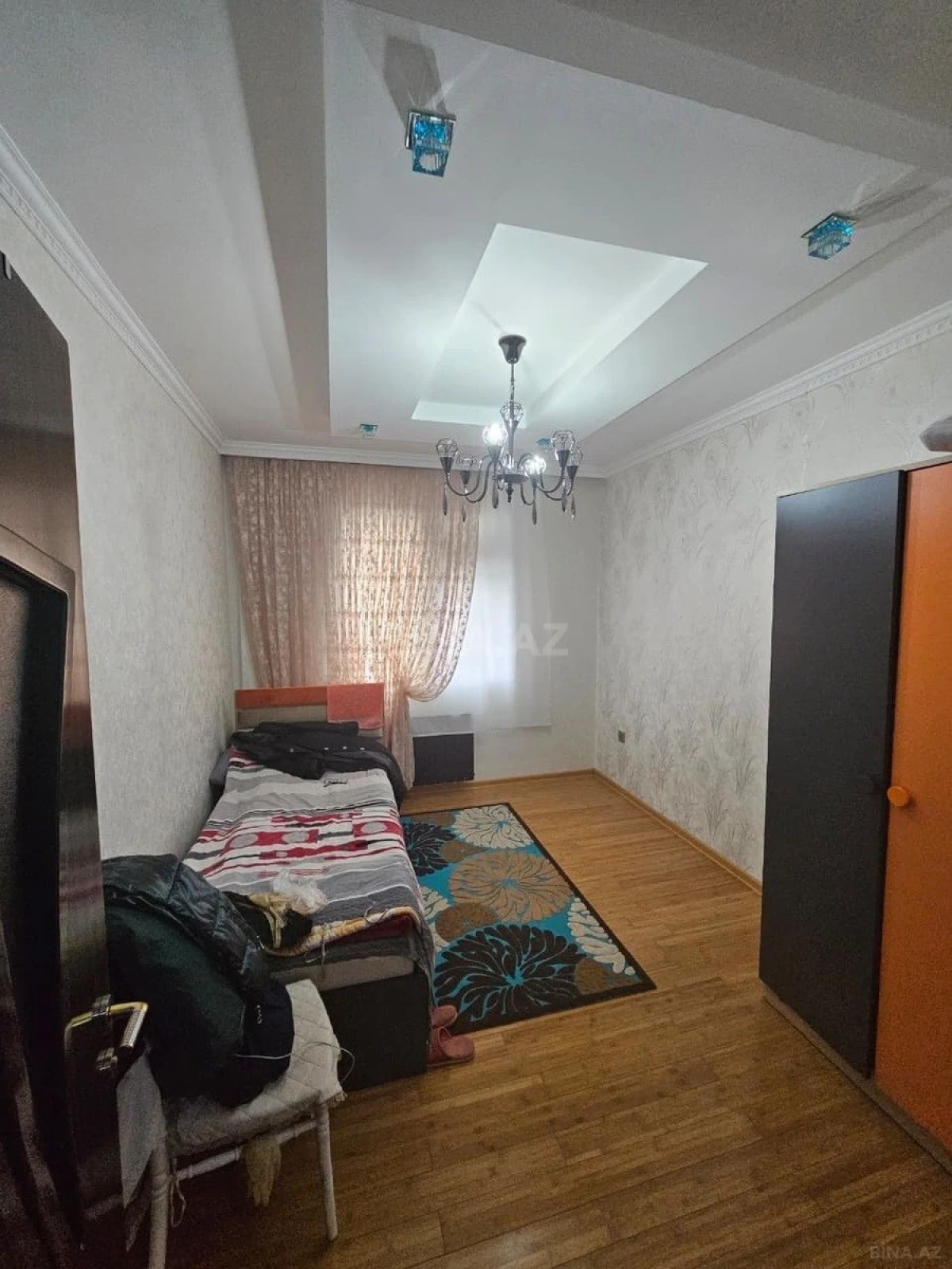 Satılır 2 otaqlı mənzil 82 m²
