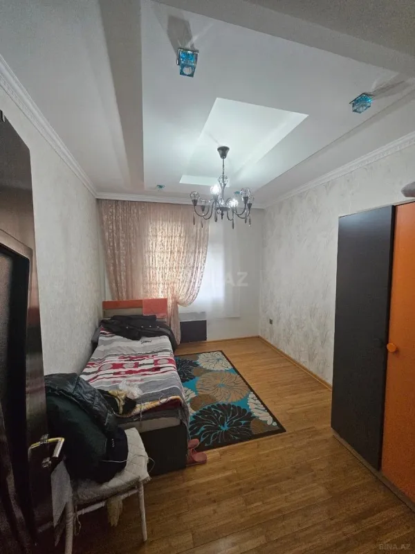 Satılır 2 otaqlı mənzil 82 m²