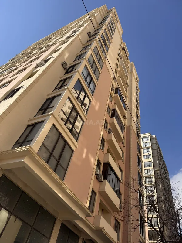 Satılır 3 otaqlı mənzil 130 m²