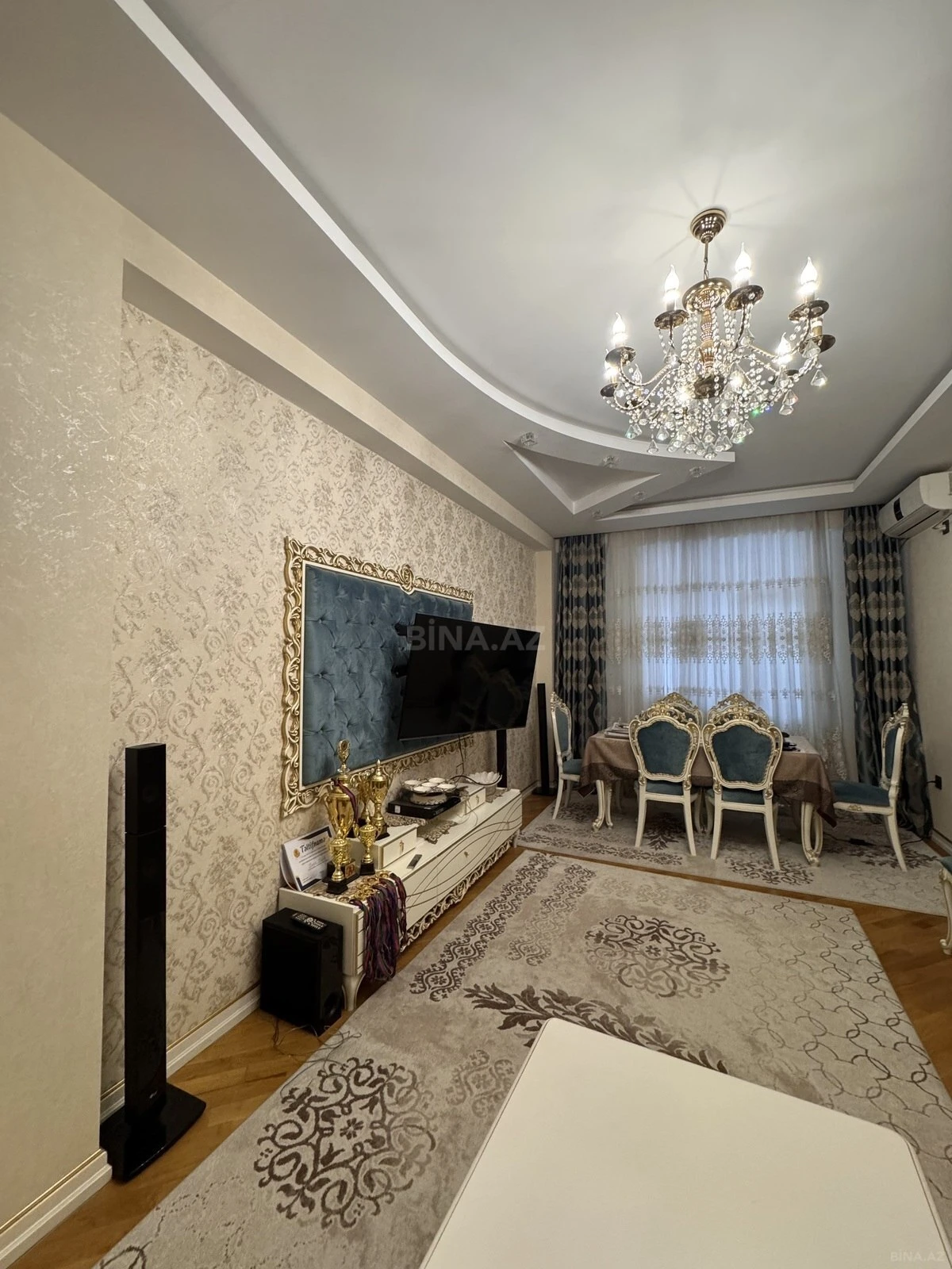 Satılır 3 otaqlı mənzil 130 m²