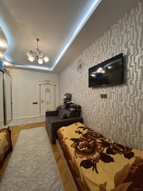 Satılır 3 otaqlı mənzil 130 m²