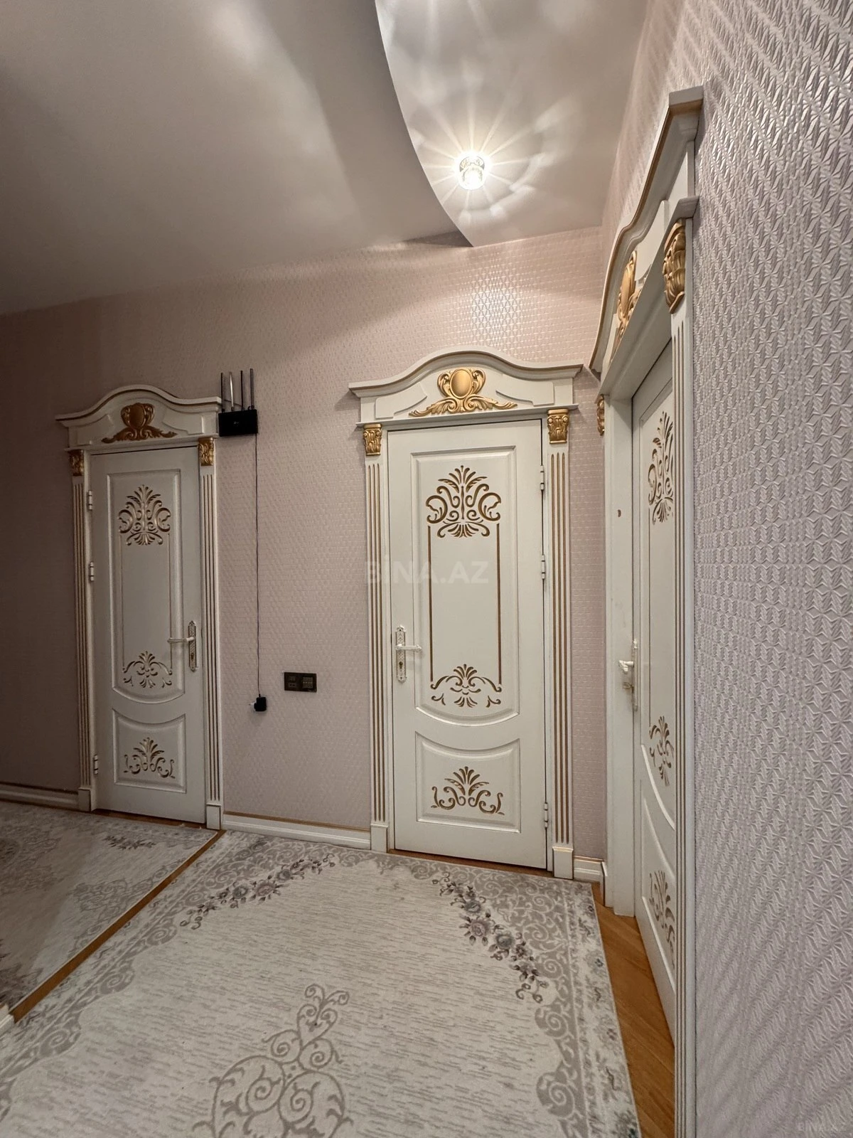 Satılır 3 otaqlı mənzil 130 m²