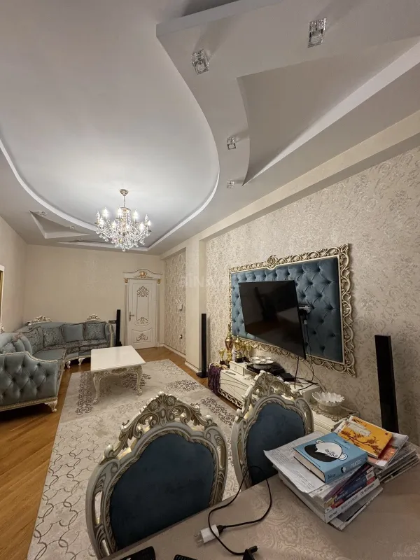Satılır 3 otaqlı mənzil 130 m²