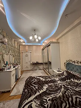 Satılır 3 otaqlı mənzil 130 m²