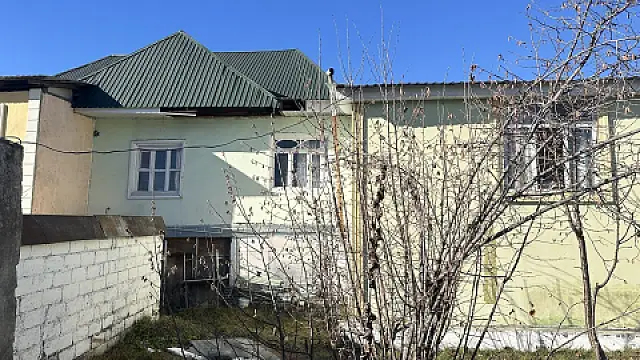 Satılır 5 otaqlı həyət evi 142 m²