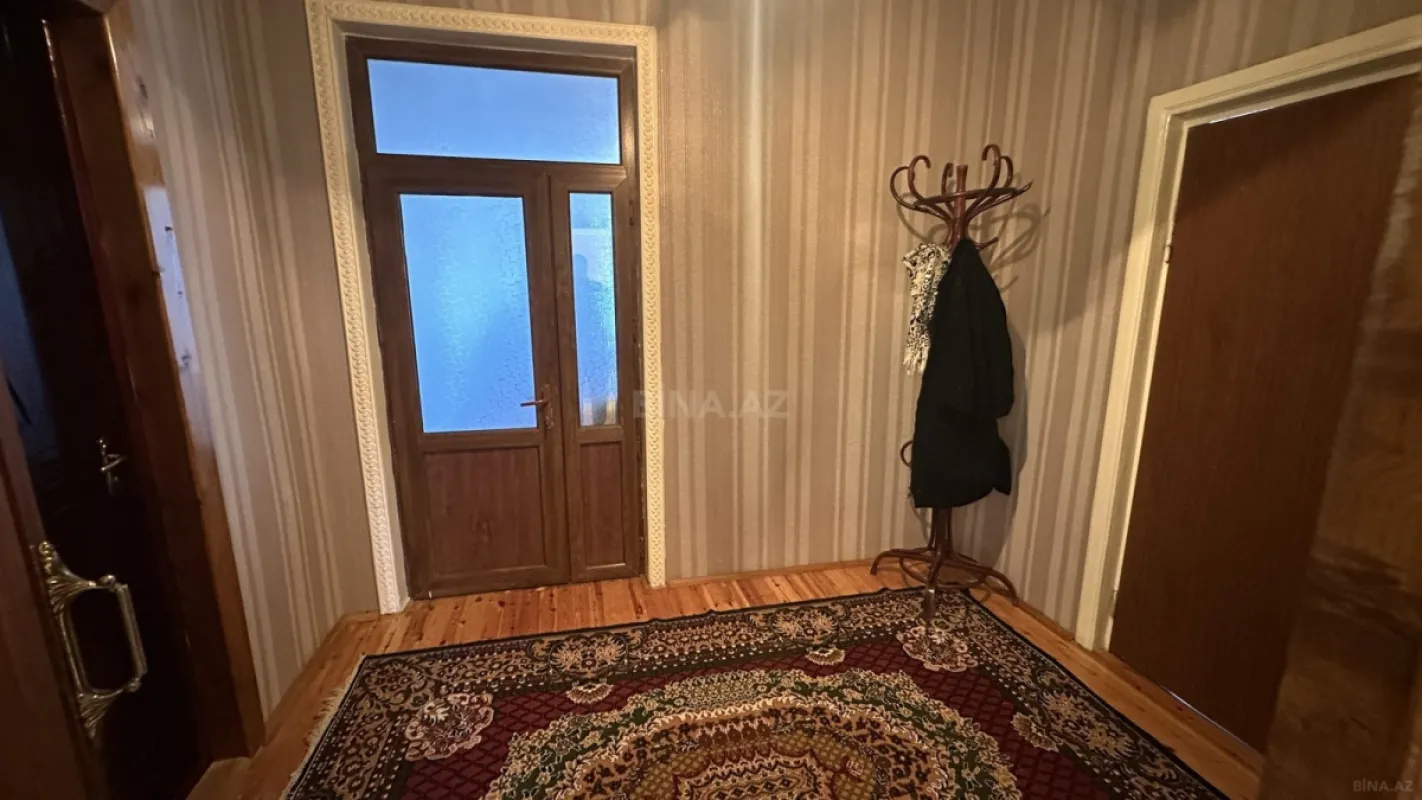 Satılır 5 otaqlı həyət evi 142 m²