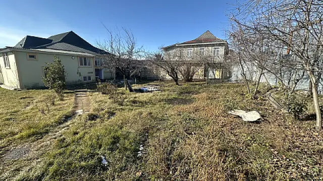 Satılır 5 otaqlı həyət evi 142 m²