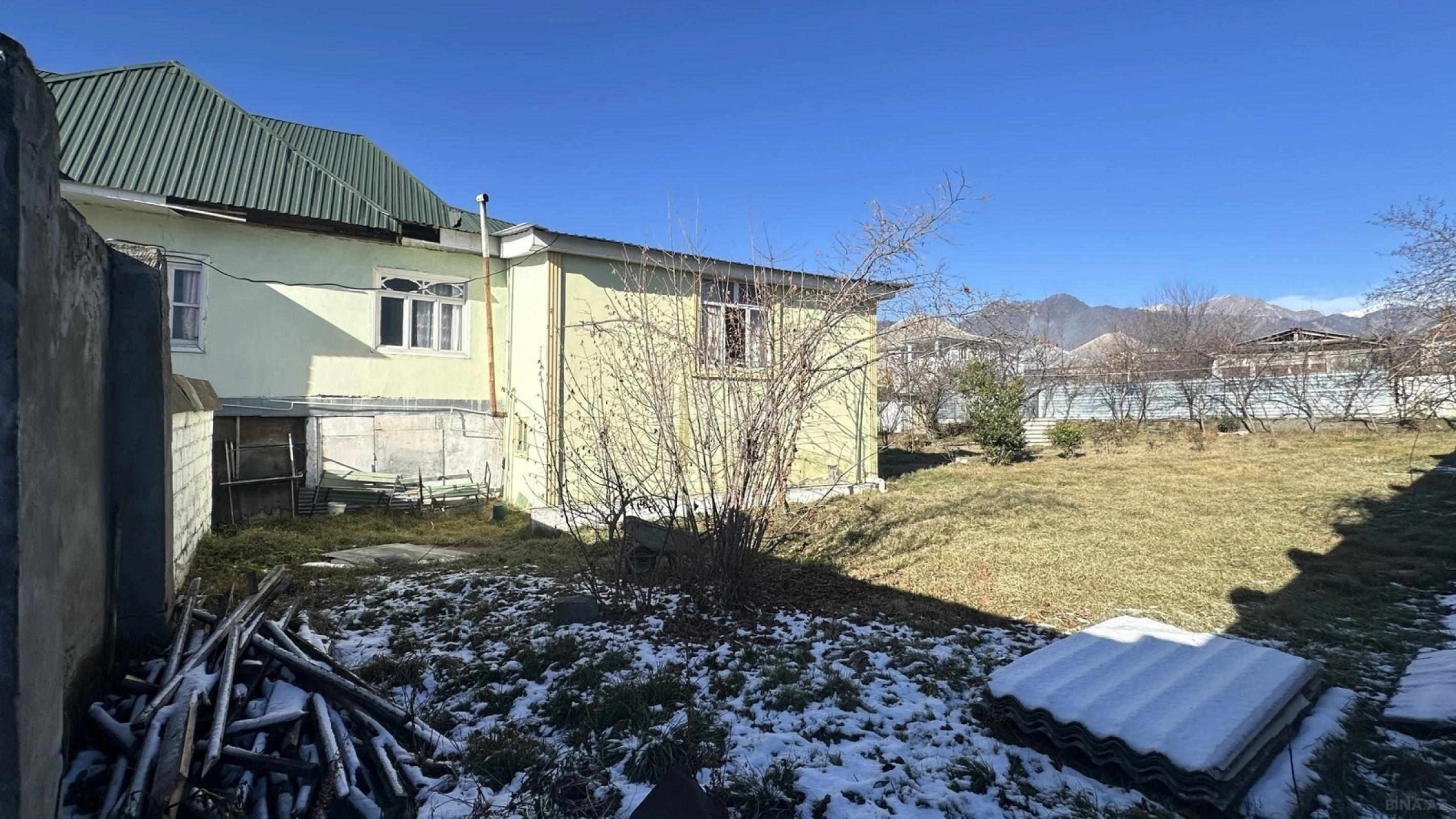 Satılır 5 otaqlı həyət evi 142 m²