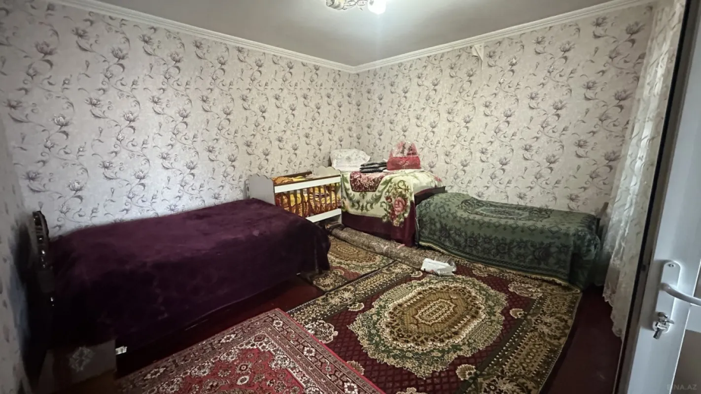 Satılır 5 otaqlı həyət evi 142 m²