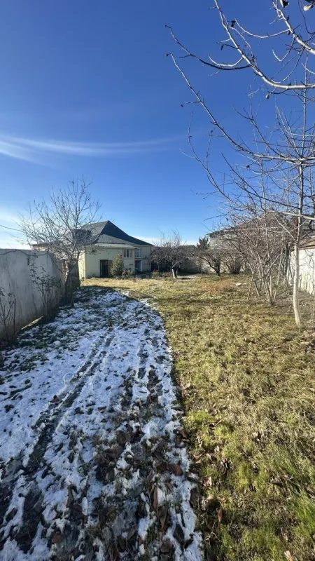 Satılır 5 otaqlı həyət evi 142 m²