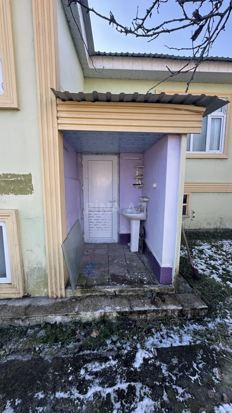 Satılır 5 otaqlı həyət evi 142 m²