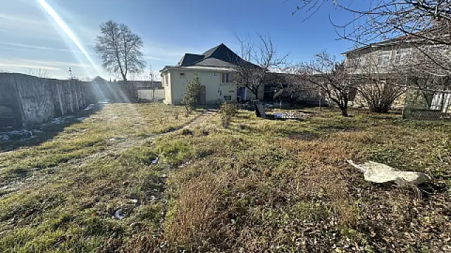 Satılır 5 otaqlı həyət evi 142 m²