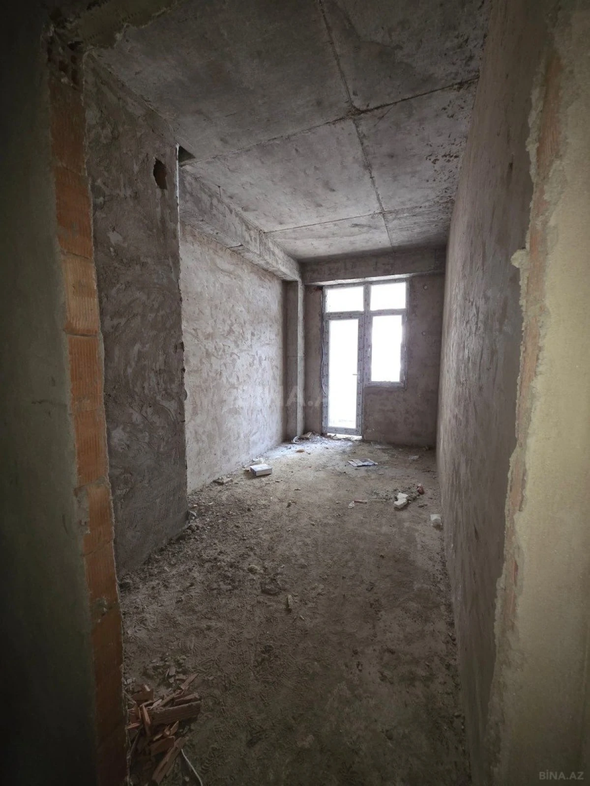 Satılır 3 otaqlı mənzil 107 m²