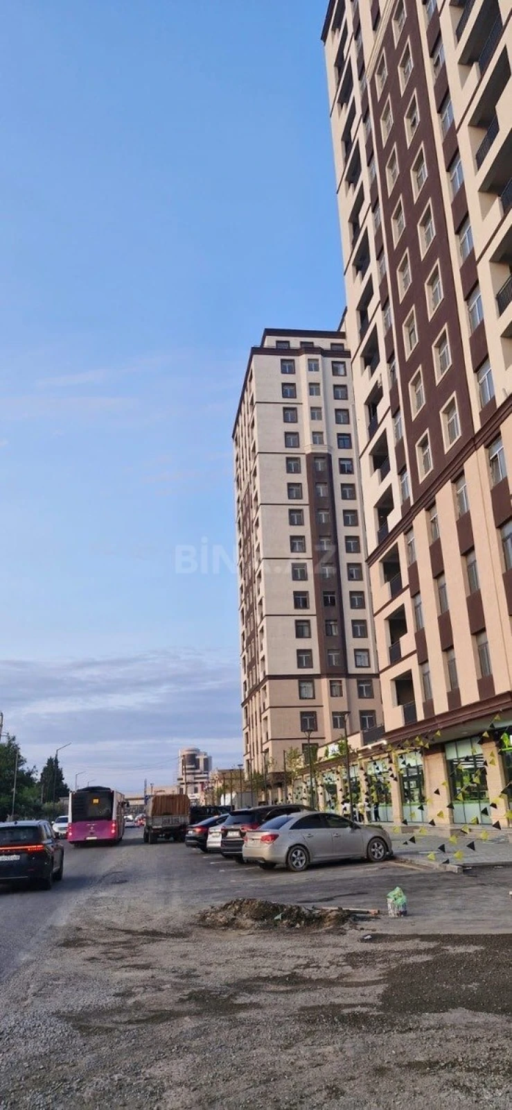 Satılır 3 otaqlı mənzil 107 m²