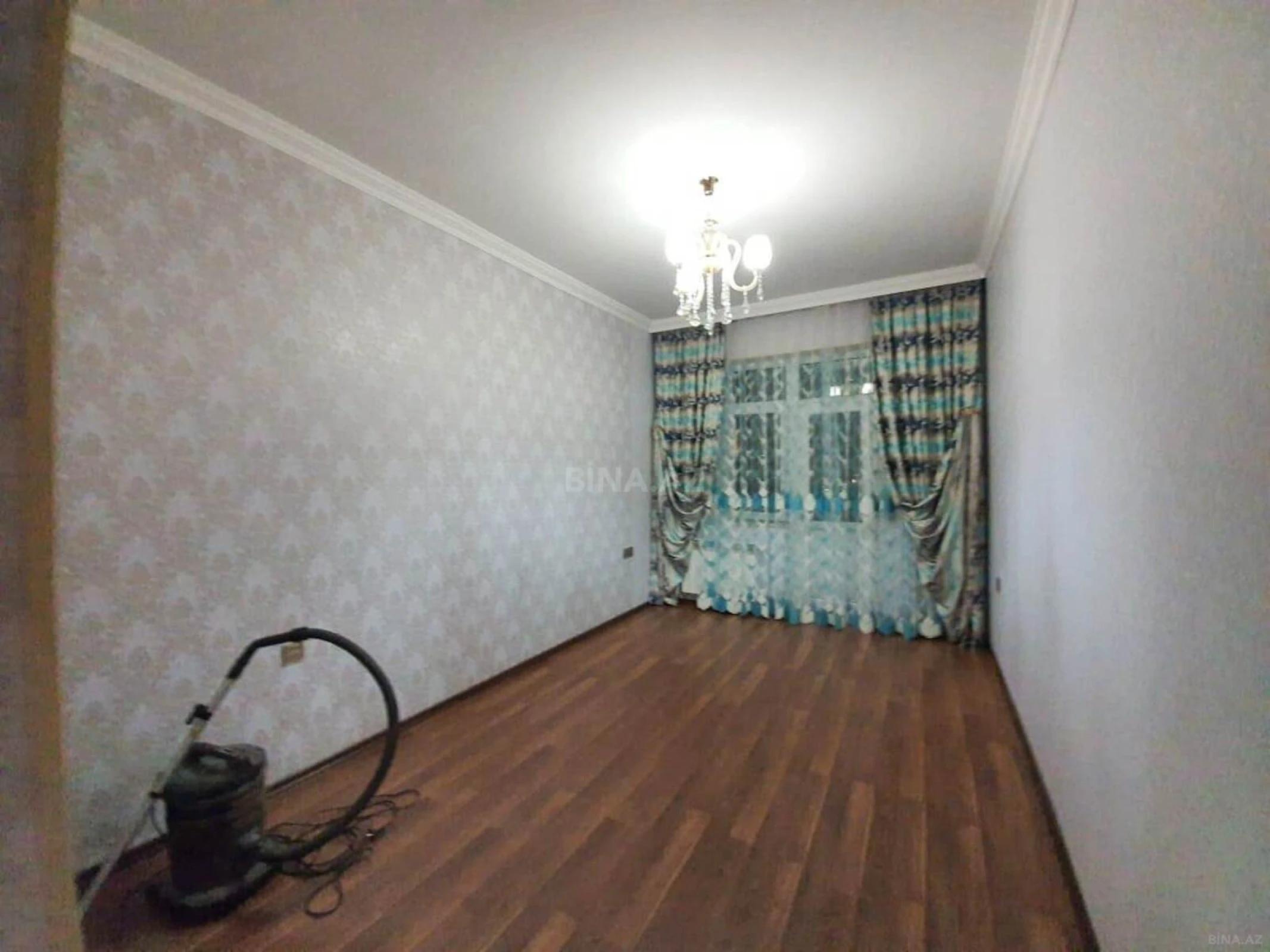 Kirayə verilir 4 otaqlı mənzil 170 m²
