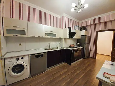 Kirayə verilir 4 otaqlı mənzil 170 m²