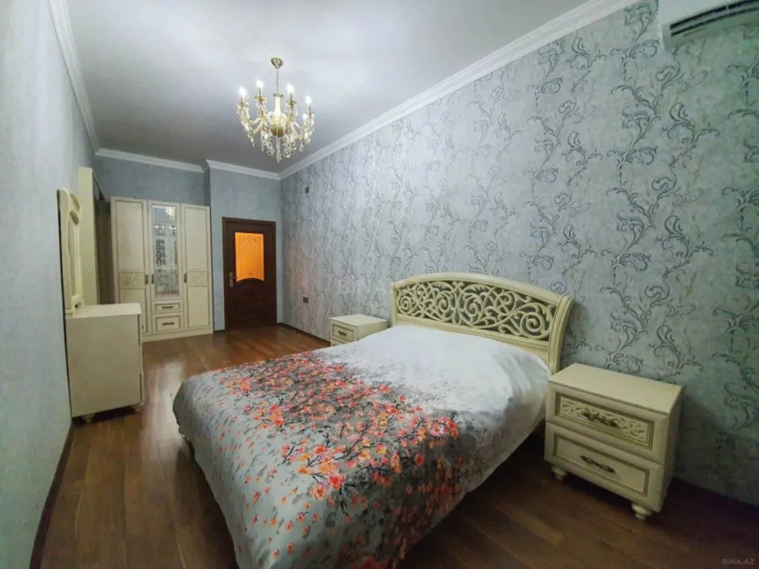 Kirayə verilir 4 otaqlı mənzil 170 m²