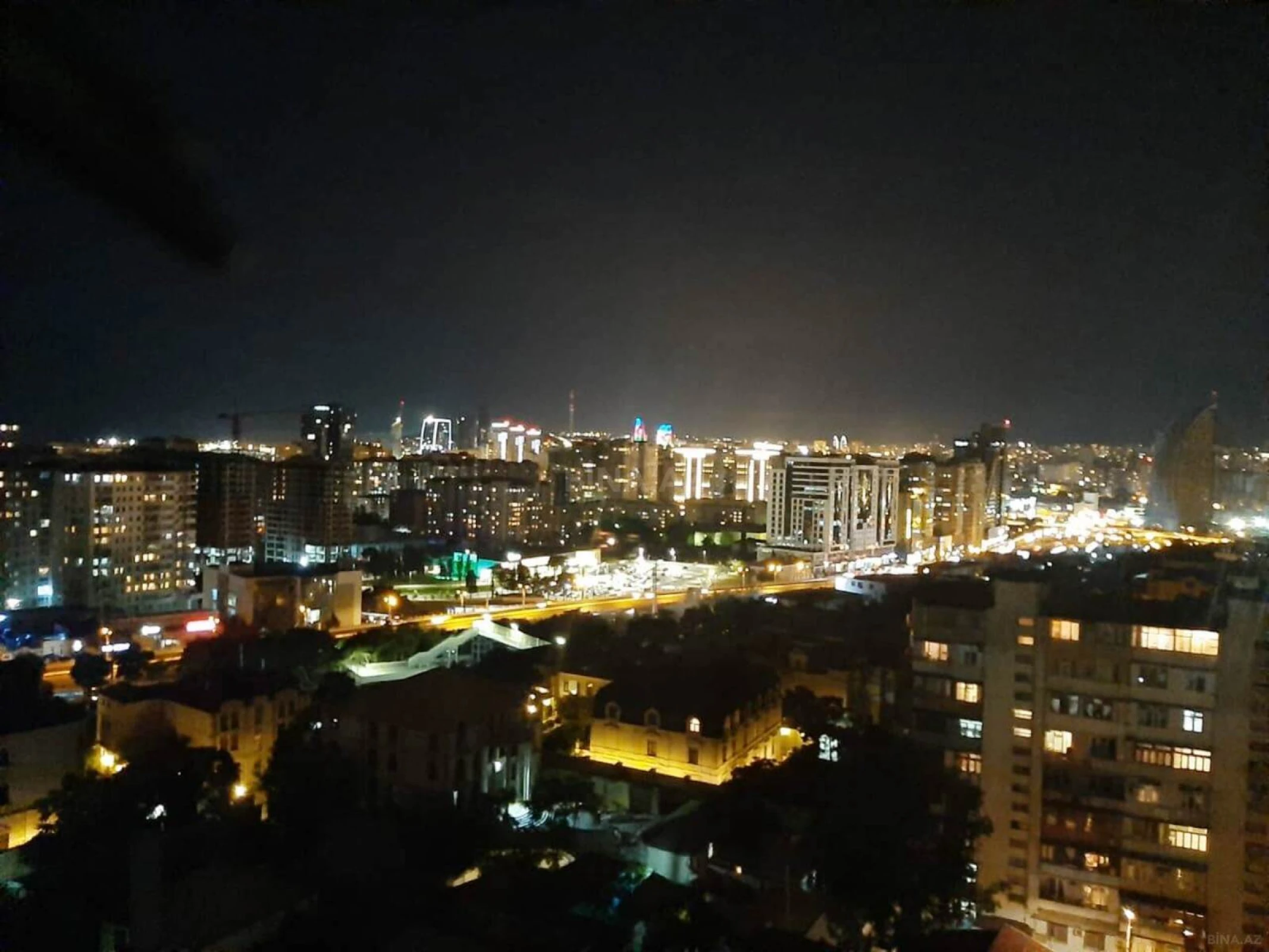 Kirayə verilir 4 otaqlı mənzil 170 m²