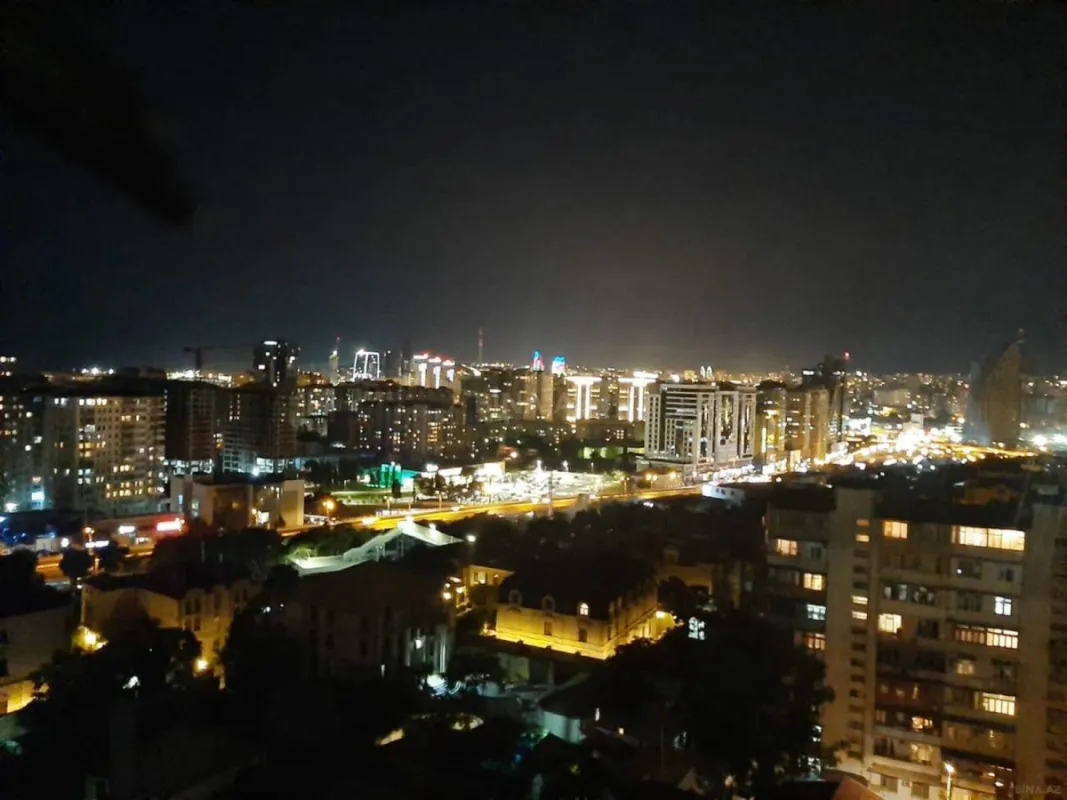 Kirayə verilir 4 otaqlı mənzil 170 m²