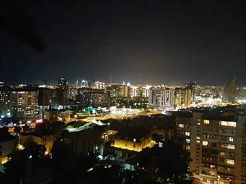 Kirayə verilir 4 otaqlı mənzil 170 m²