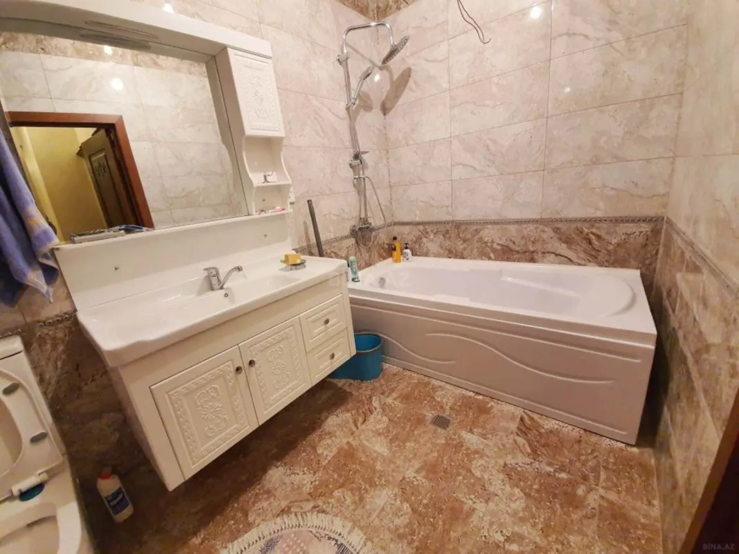 Kirayə verilir 4 otaqlı mənzil 170 m²