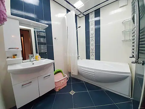 Kirayə verilir 4 otaqlı mənzil 170 m²