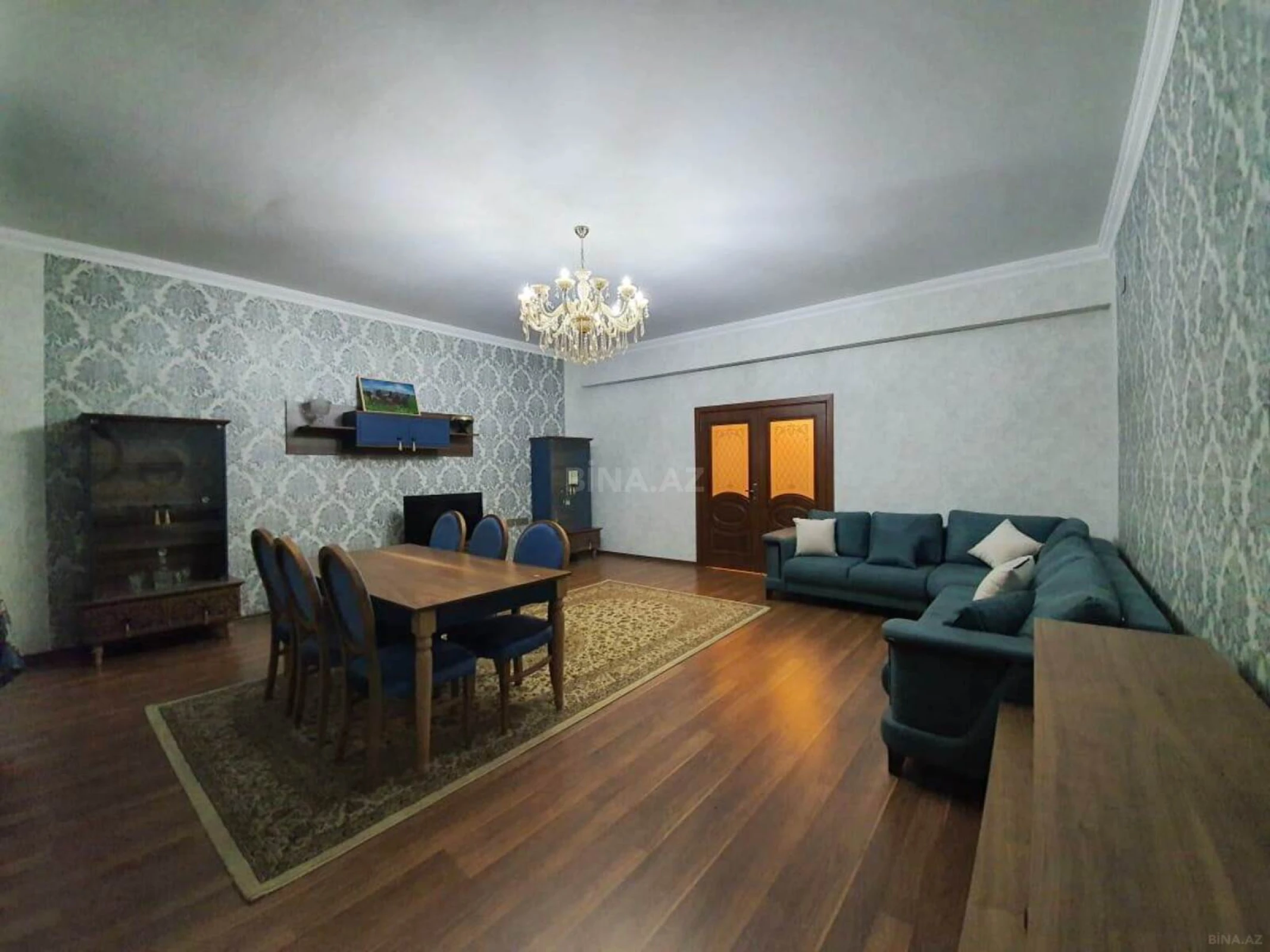 Kirayə verilir 4 otaqlı mənzil 170 m²