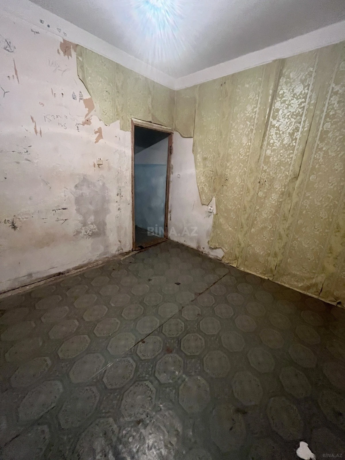 Satılır 5 otaqlı mənzil 110 m²