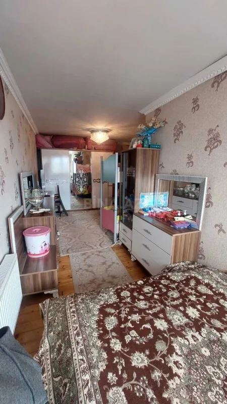 Satılır 4 otaqlı mənzil 124 m²